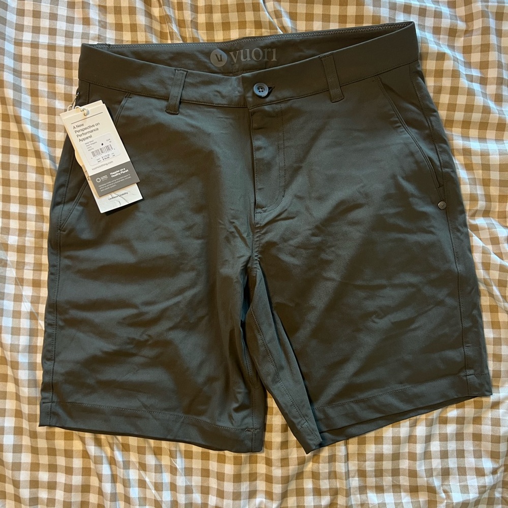Vuori Men's Olive Athletic Shorts NWT